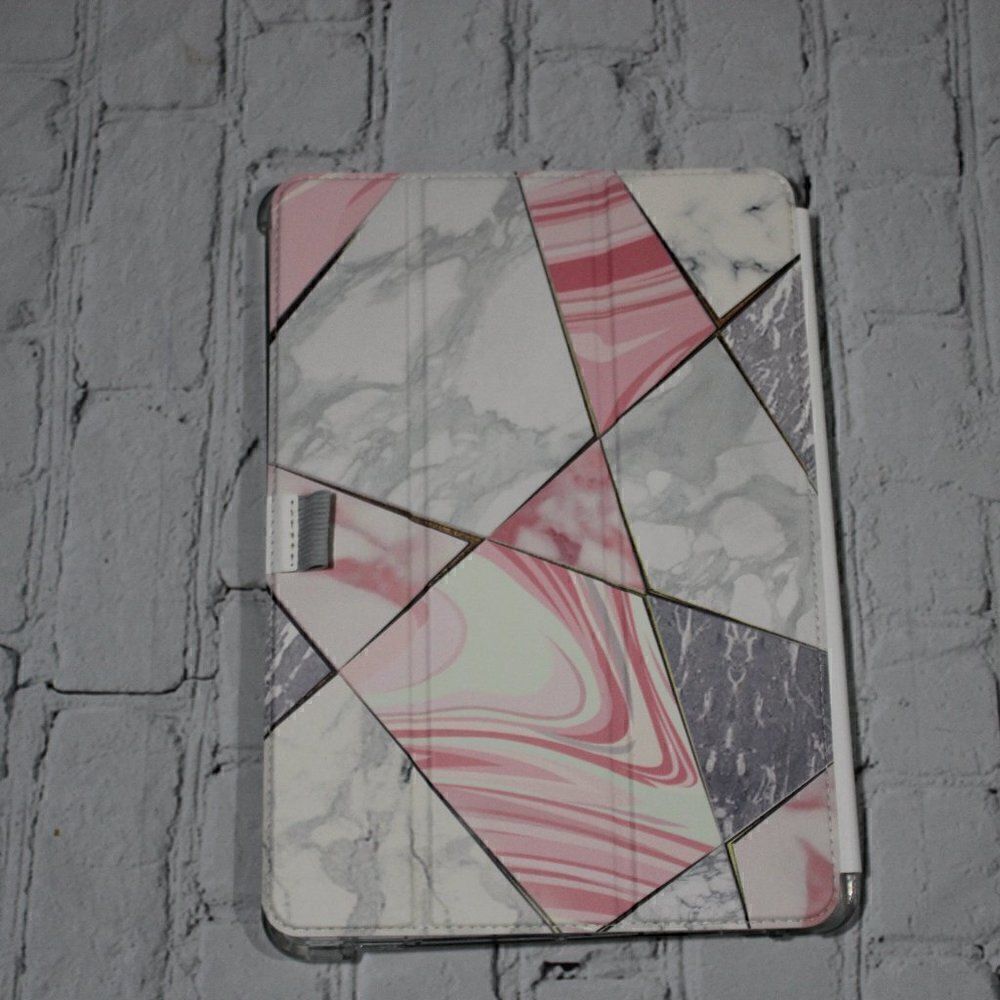 ‎iPad 8th/7th Generation MARBLE Trifold Case 10.2"